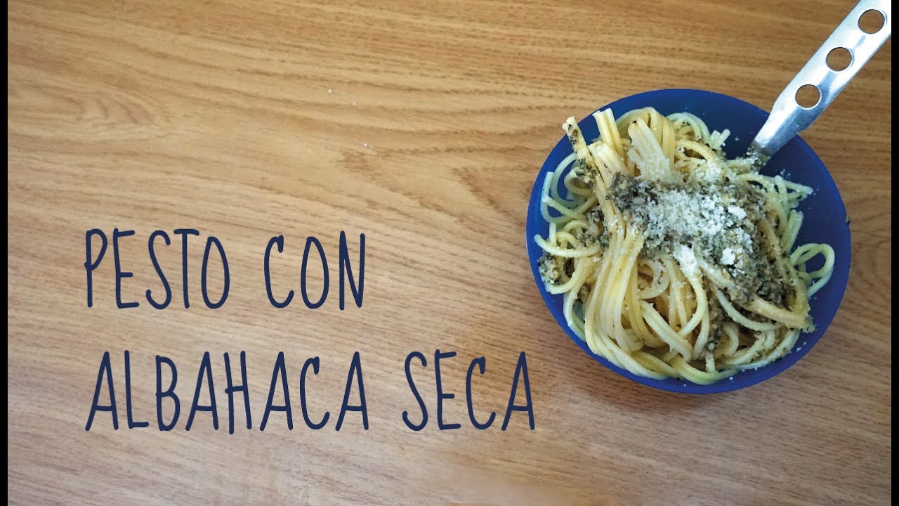 Pesto verde con albahaca seca, almendra molida y aceite de oliva