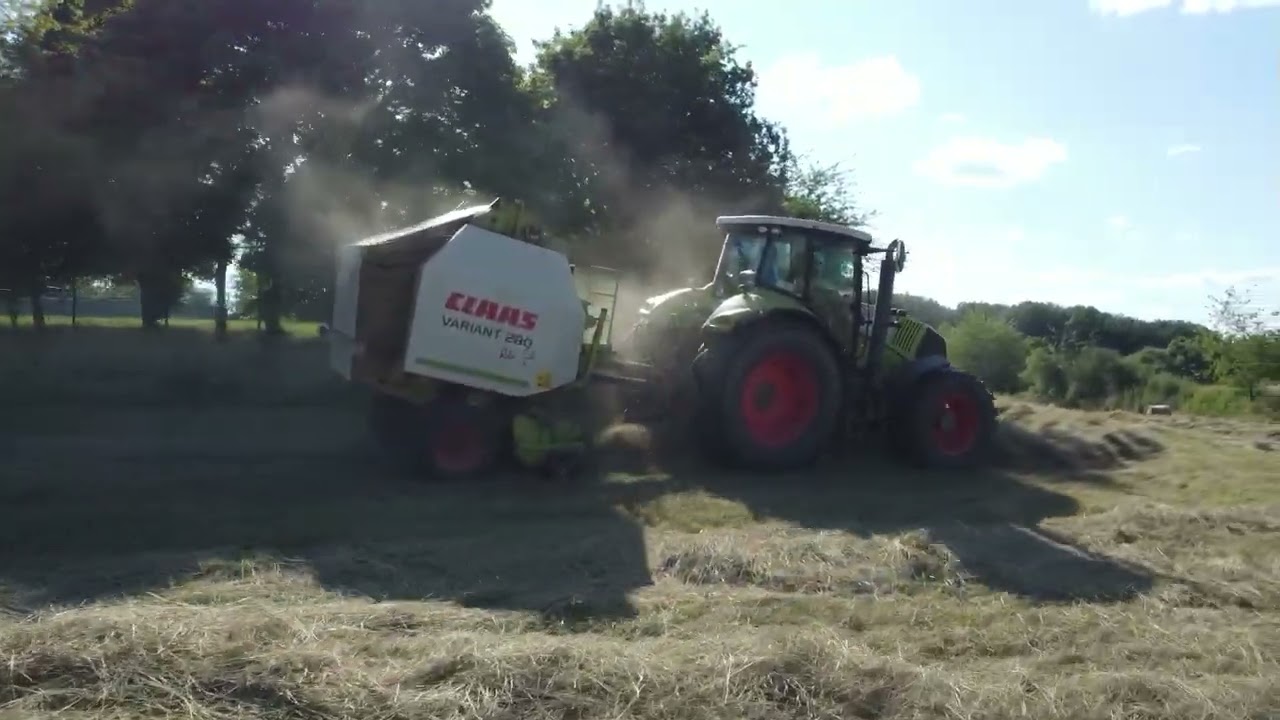 Ballenpressen und Schwaden mit Claas und John Deere