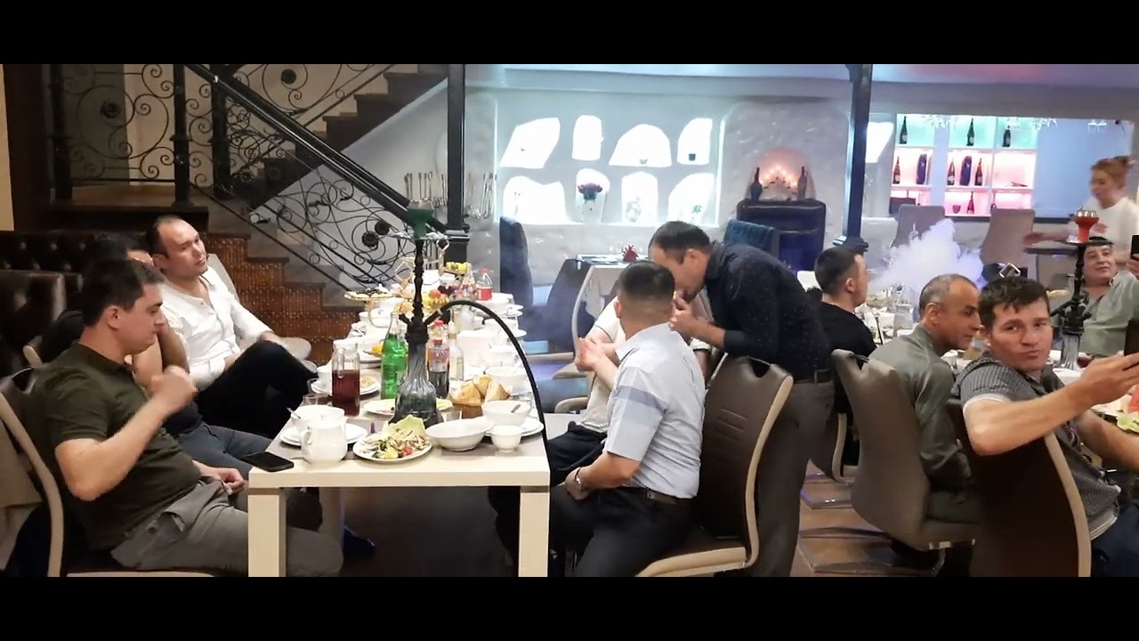 Yalan dunye Alish bagshi  Han & Kafe