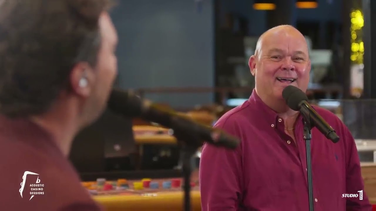 Tino Martin & Paul de Leeuw &ndash; Ik Wil Niet Dat Je Liegt Acoustic Casino Sessions (English subtitles)