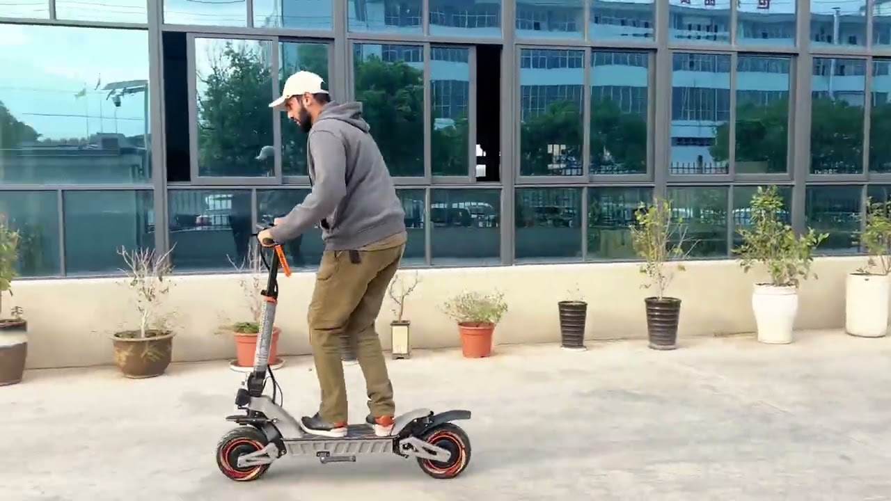 Scooter Ruitoo: i clienti vengono nella nostra fabbrica per testare i veicoli. Vorresti possederne