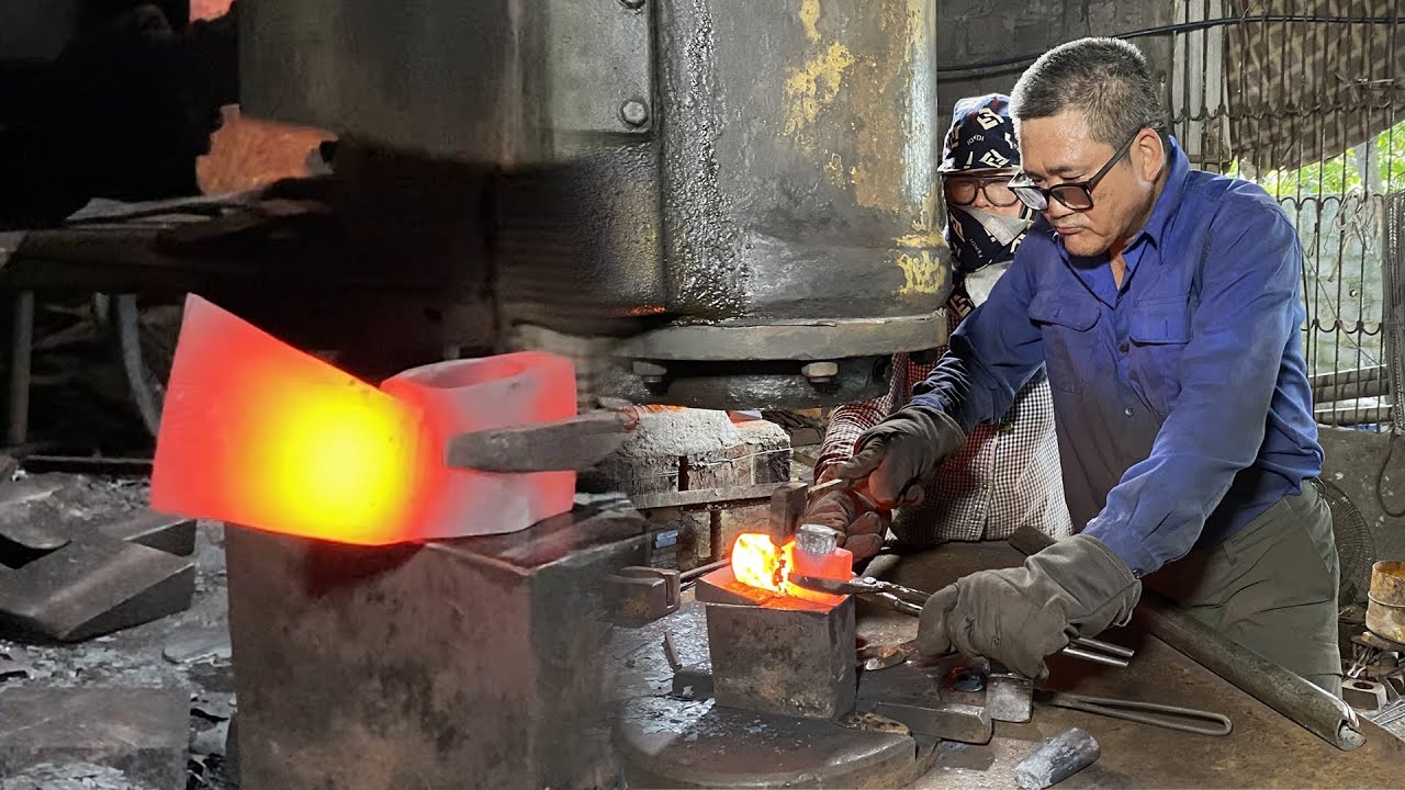 Process of Making Hammers, Axes by Skilled Vietnamese Craftsmen - a Lifetime of Blacksmithing