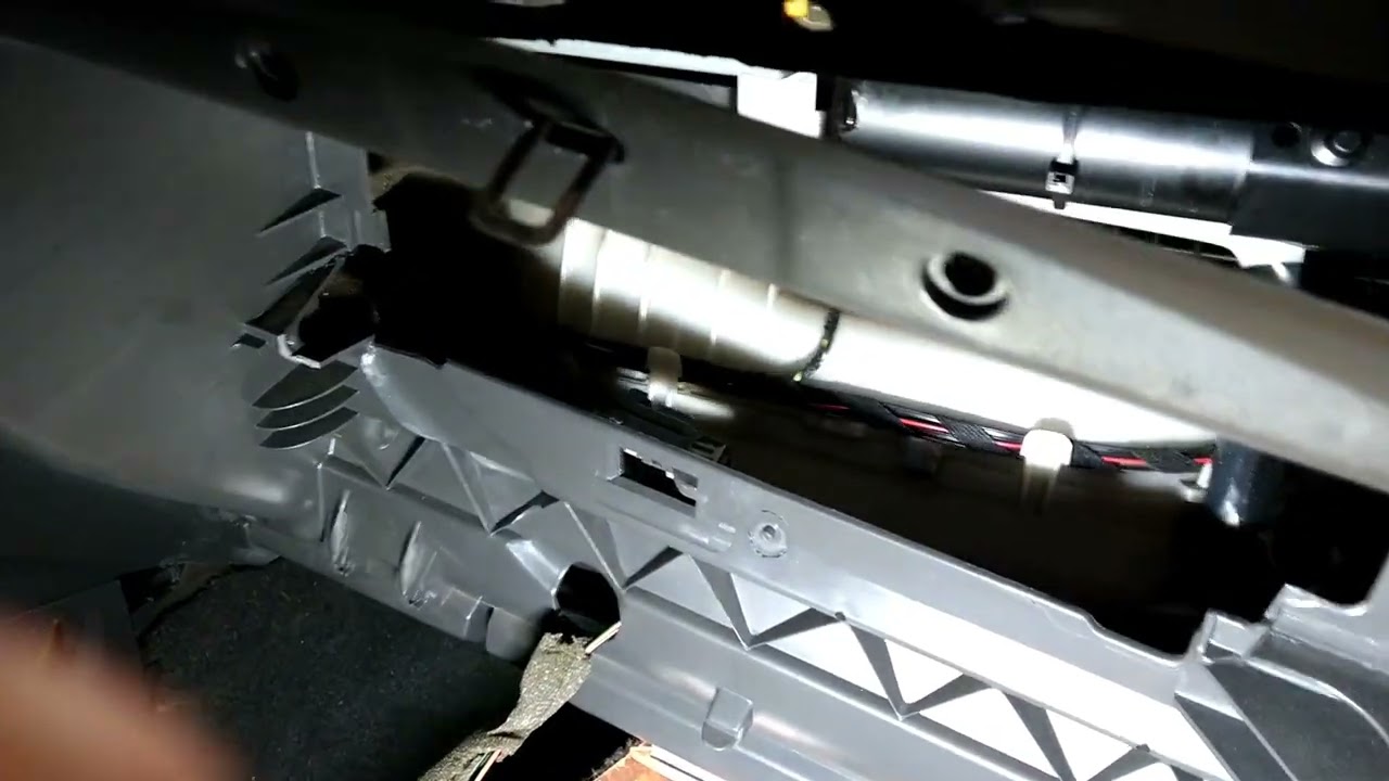 2004 Volvo xc70. blower motor keeps running after key is turned off.