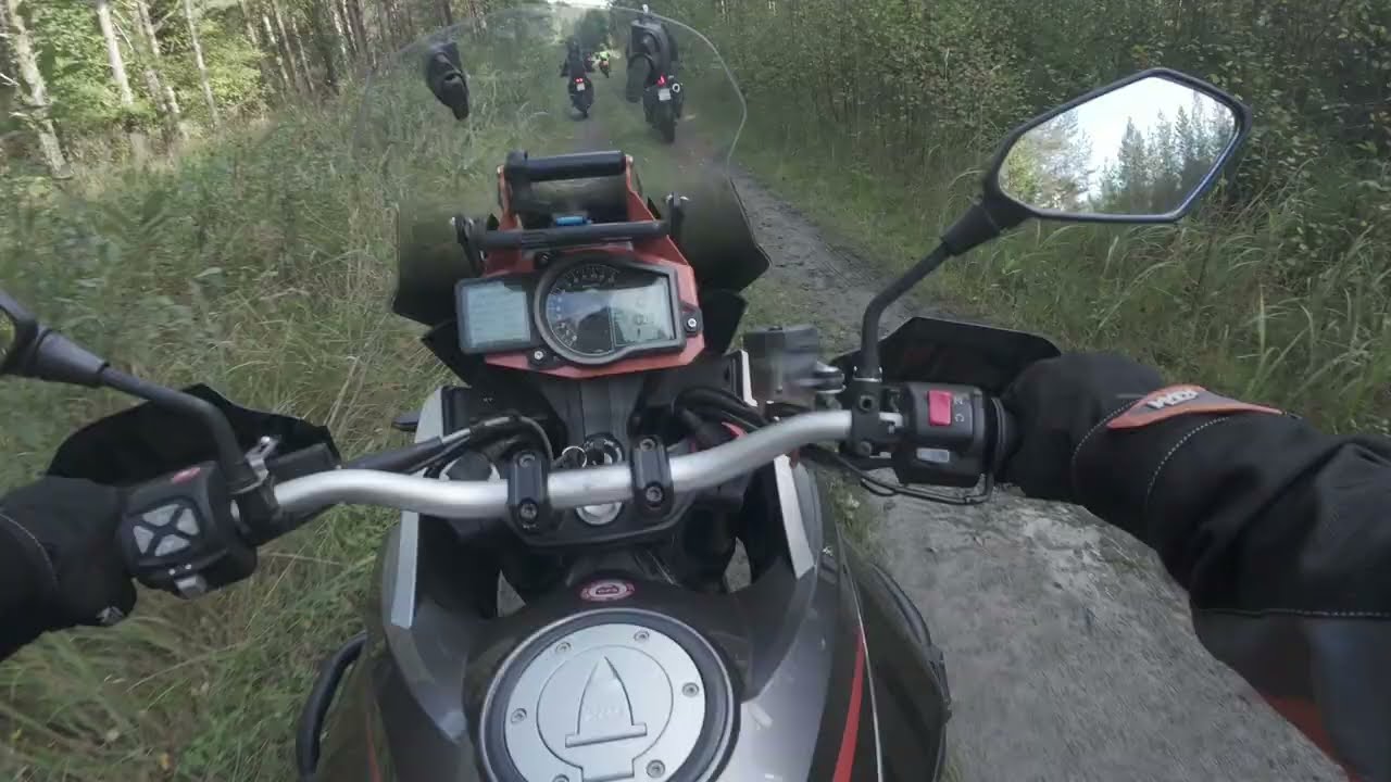 KTM 1190 Adventure, Åkersberga till Skärplinge via grusvägar.