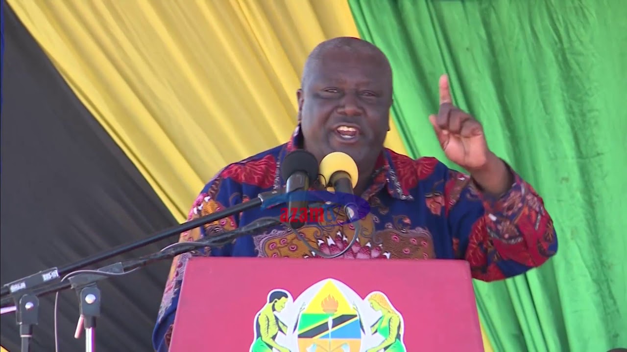 Lugola aja na staili mpya ya kichungaji kumsifia Rais Magufuli