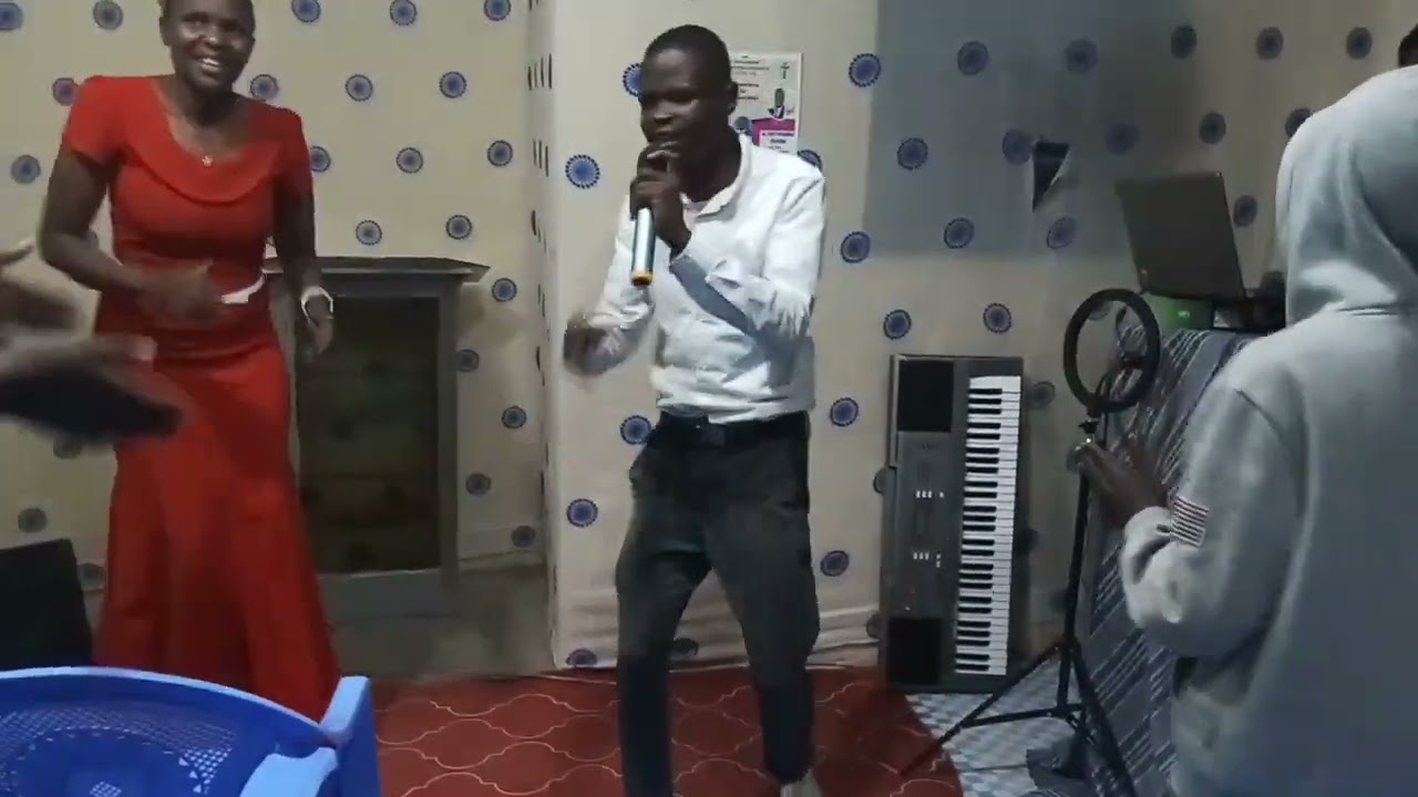 CLEO CEO FULL PERFORMANCE IN KAYOLE HOUSE OF WORSHIP.