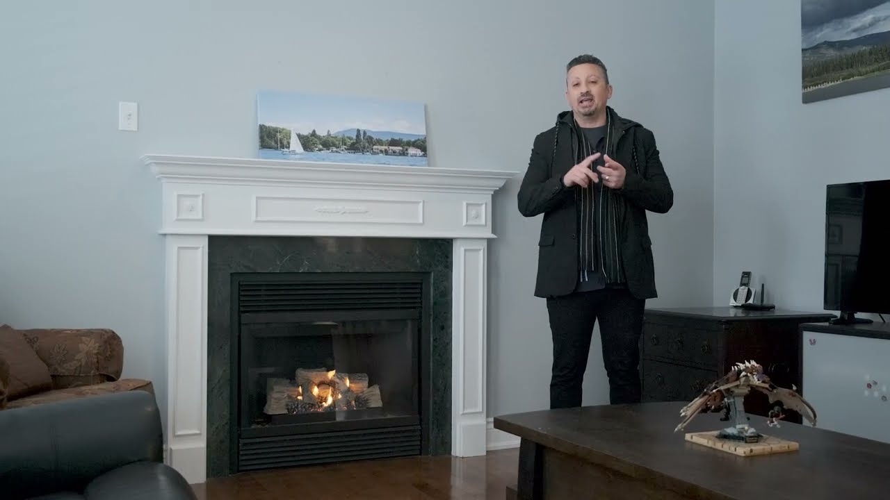 Check It Out! Raised Bungalow In West Oak Trails | FOR SALE | 2089 Blue Jay Boulevard - Oakville, ON
