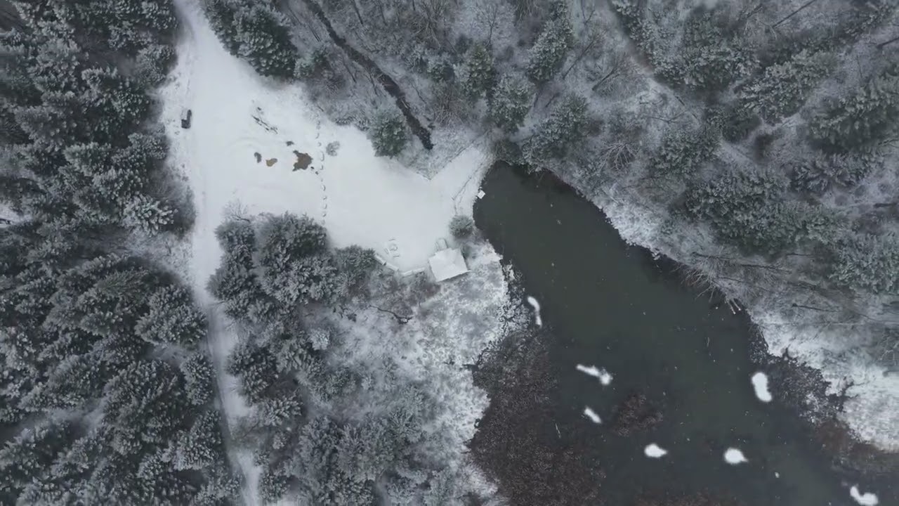 Jeziorko Bobrowe i okolice widziane z drona
