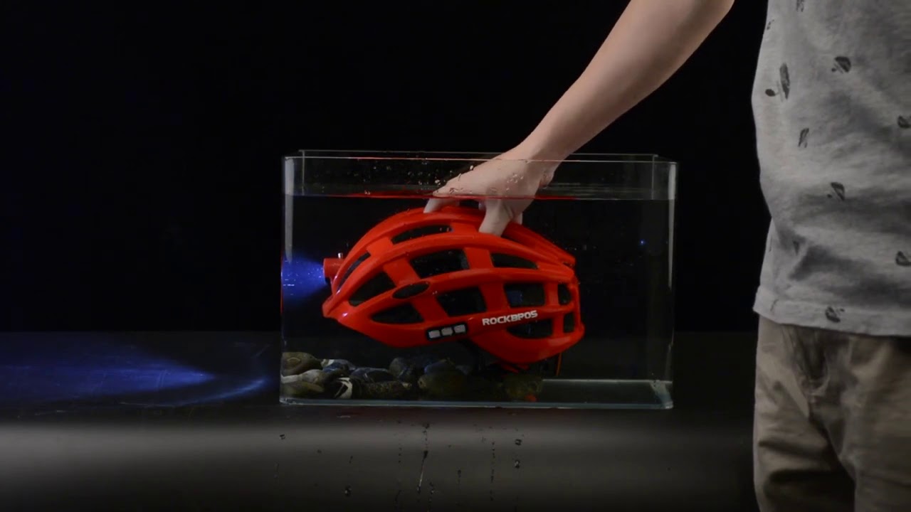 Casco bici di strada con fanale