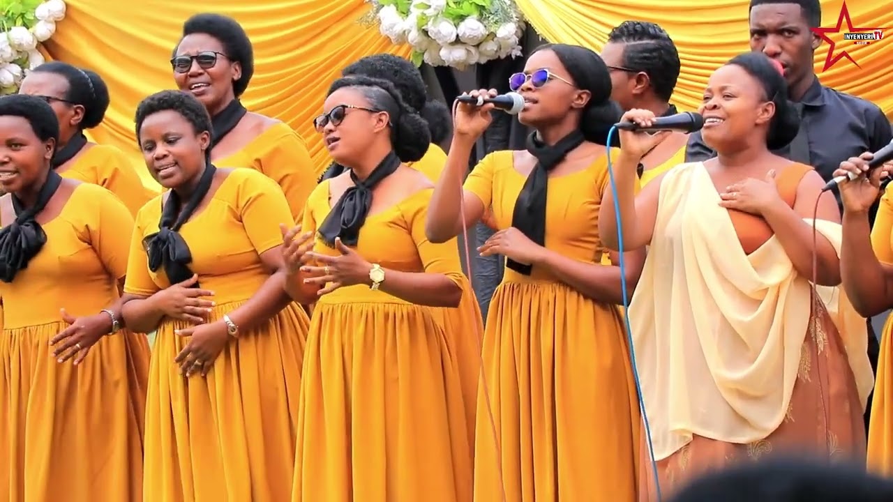 QUO VADIS CHOIR GITARAMA BARIRIMBIYE INDIRIMBO ZABO NZIZA MUGITARAMO CYA KUGANA YESU MURI STADE