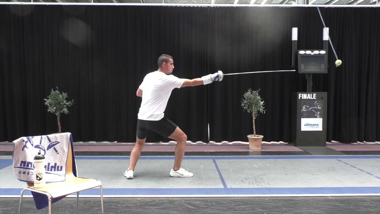 FDSS - FOOTWORK TRAINING – KEEP THE DISTANCE