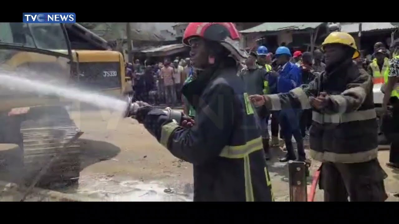 LASEMA&rsquo;s Olufemi Oke-Osanyintolu Oversees Urgent Rescue Operations Following Lagos Building Collapse