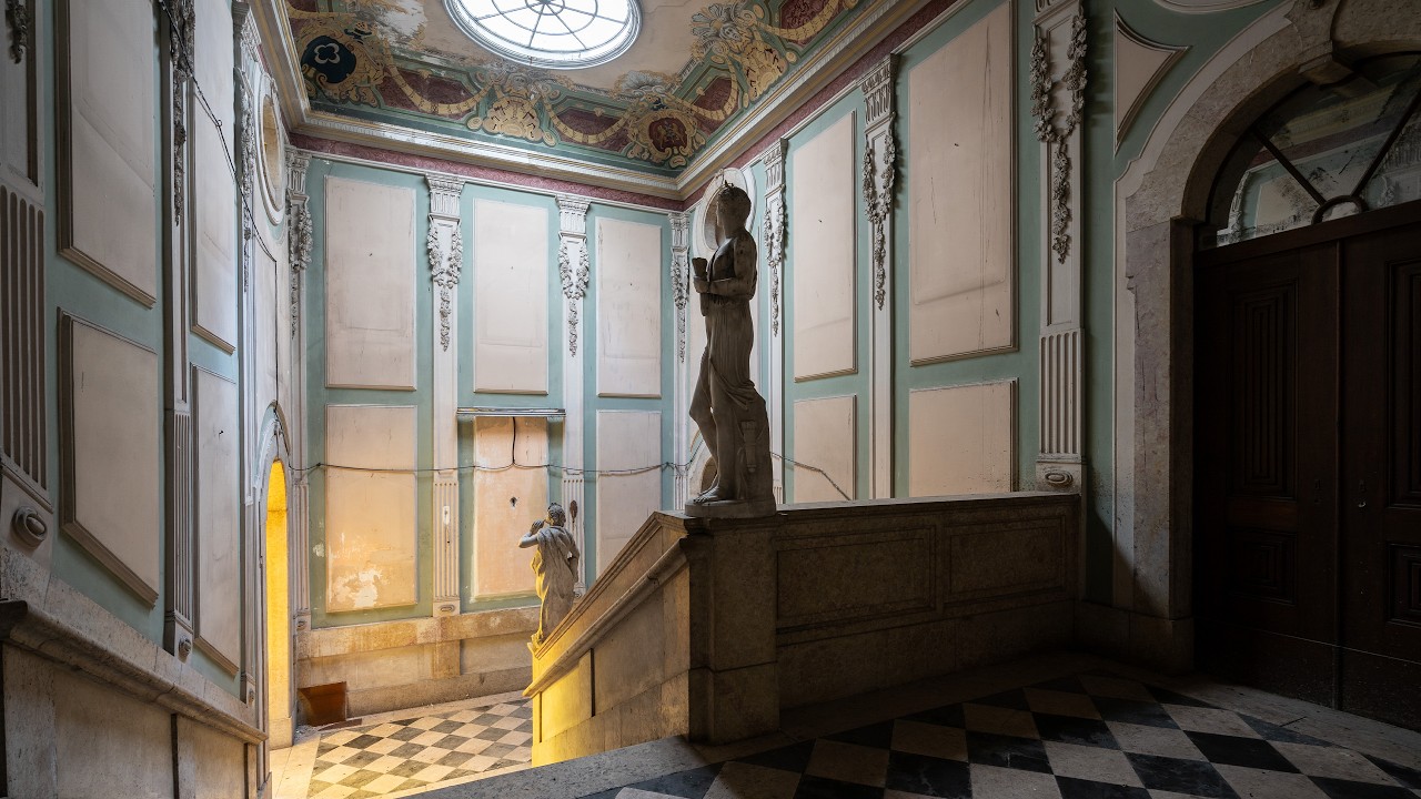 Exploring an Incredible Abandoned Palace - Architecture of Dreams