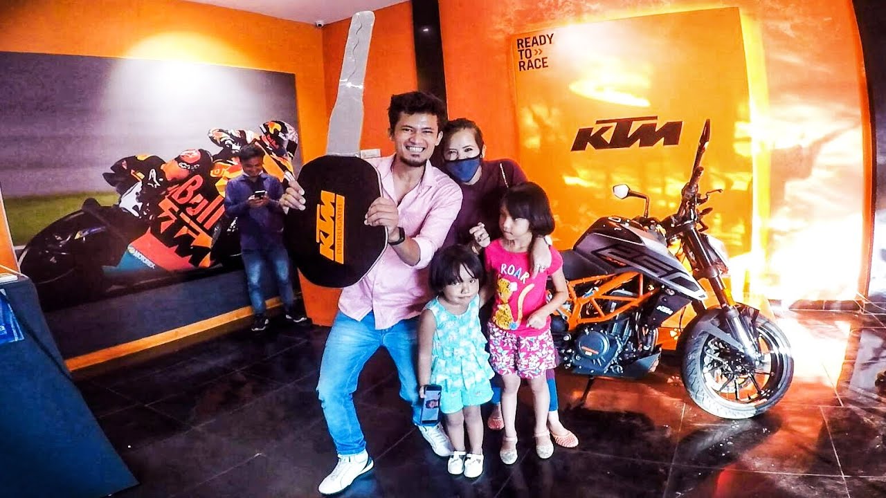 TAKING DELIVERY OF KTM DUKE 250 BS6 for MY BROTHER..😍 | Ft. Indrajit Borborah
