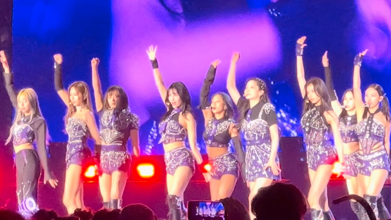 230610 TWICE - MORE & MORE + MOONLIGHT SUNRISE - READY TO BE TOUR LA FANCAM