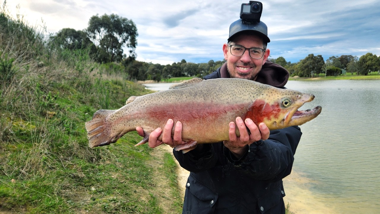 Catching MASSIVE Stonker Trout in Melbourne&rsquo;s Urban Lakes!