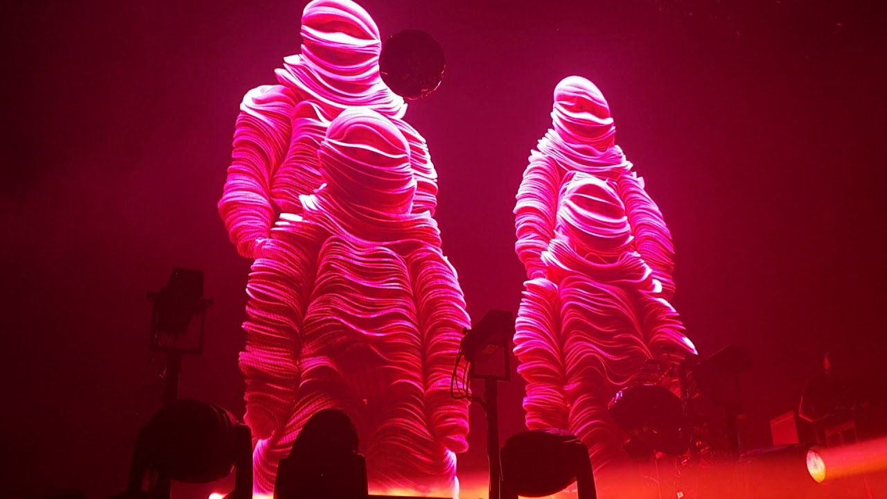 Chemical Brothers- Gotta keep on makin' me high live @ Accor Hotels  Arena 10/03/2018