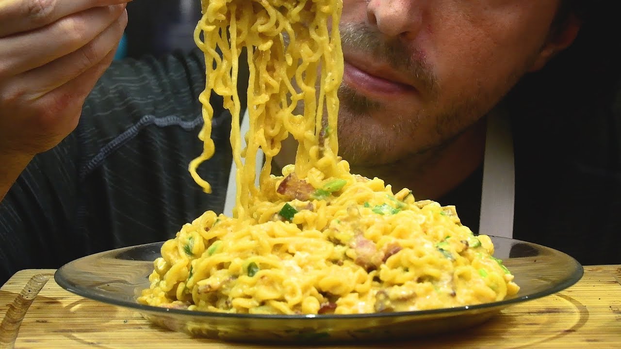 SPICY Breakfast Bacon Noodle Scramble! ASMR MUKBANG MESSY 먹방
