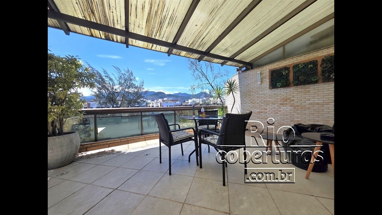 Cobertura duplex no Recreio dos Bandeirantes. 4 suites. 338m². 2 vagas. Cod.411