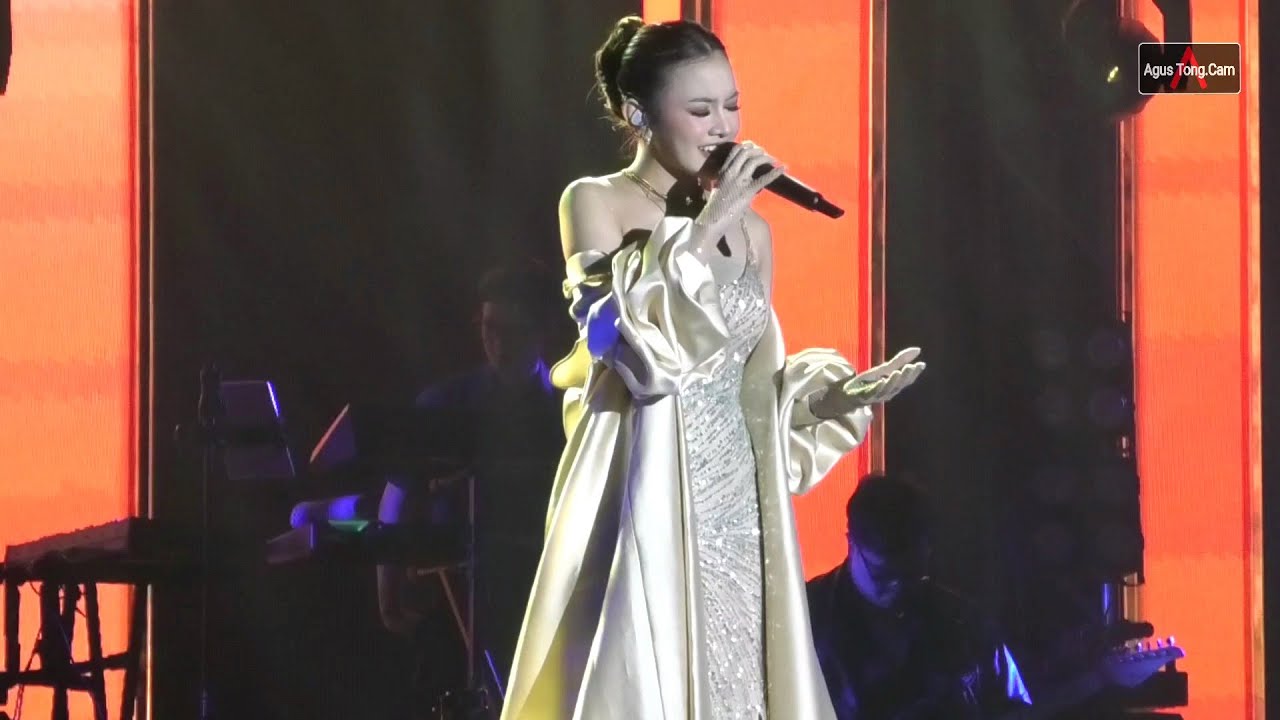 Merpati Putih - Mahalini | At Istora Senayan 2024