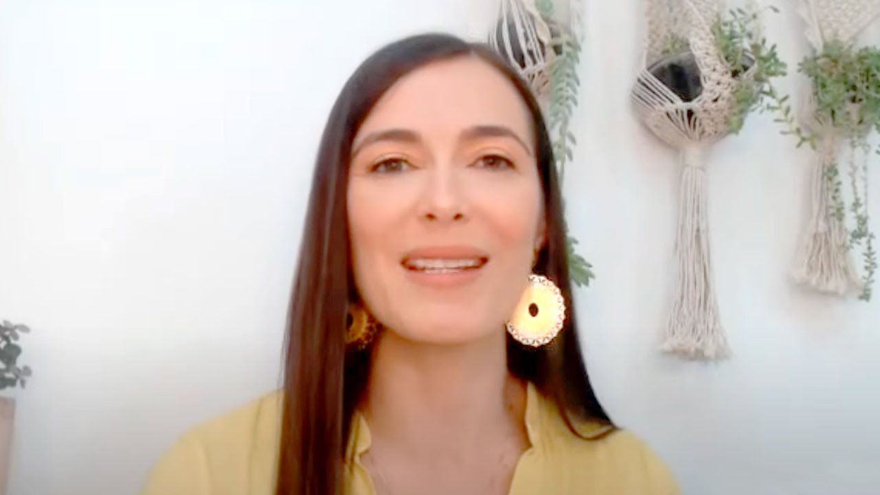Capacítate: Servicio al cliente: una estrategia efectiva para aprovechar la temporada de fin de año.