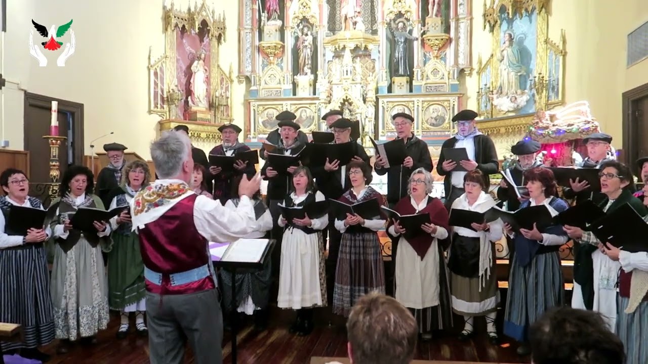 Voces por la paz ARTURO KANPION ABESBATZA Bakearen aldeko ahotsak  AKA  Iglesia de Arazuri Navarra
