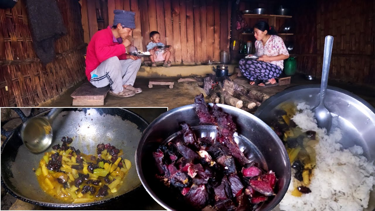 manjita somuhang enjoying  buff curry with rice || Himalayan cooking || shepherd life of Nepal ||