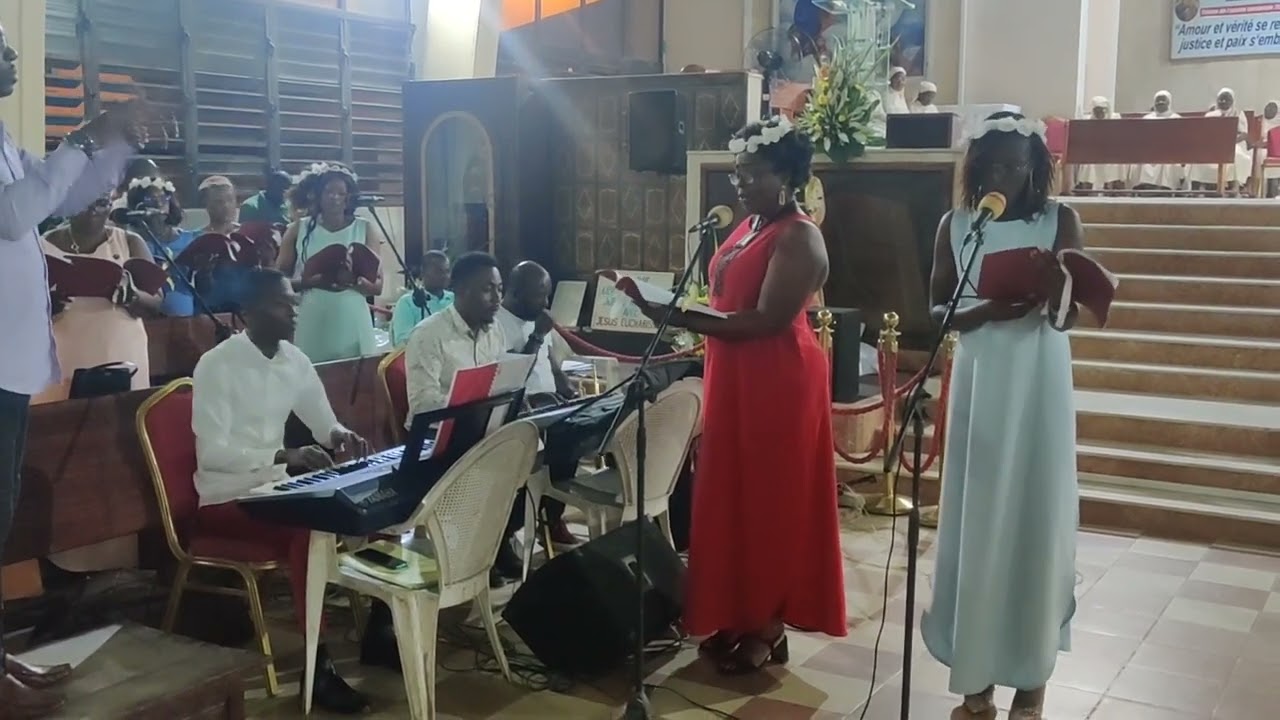 La voici la nuit de Dieu by C. Duchesneau & H. J. Gauntlett _ Duo : M. Dominique Traoré & Reine Ezan