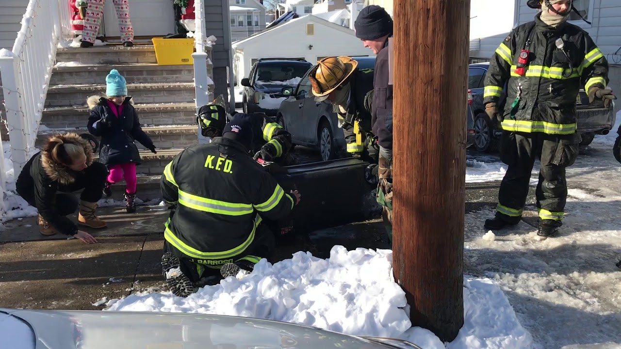 KEARNY FIRE DEPARTMENT RESCUING 2 CATS FROM A MAJOR 4TH ALARM FIRE ON MAPLE STREET IN KEARNY, NJ.