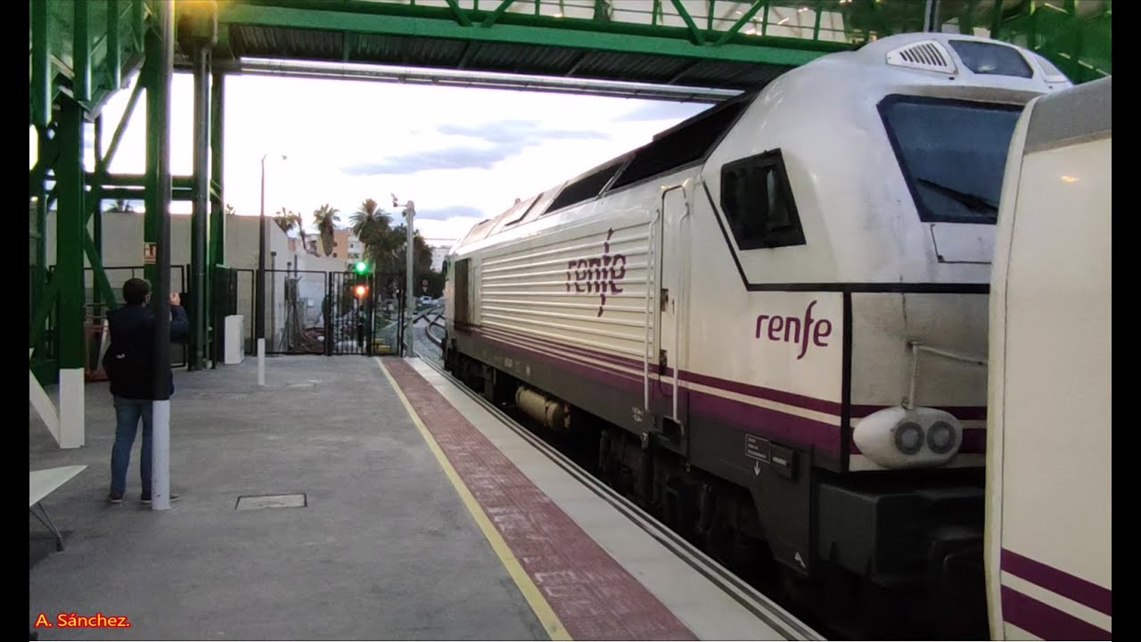 Trenes en Murcia #46# - Tarde - Noche en la Estación Murcia del Carmen. El 26 de Noviembre de 2021.