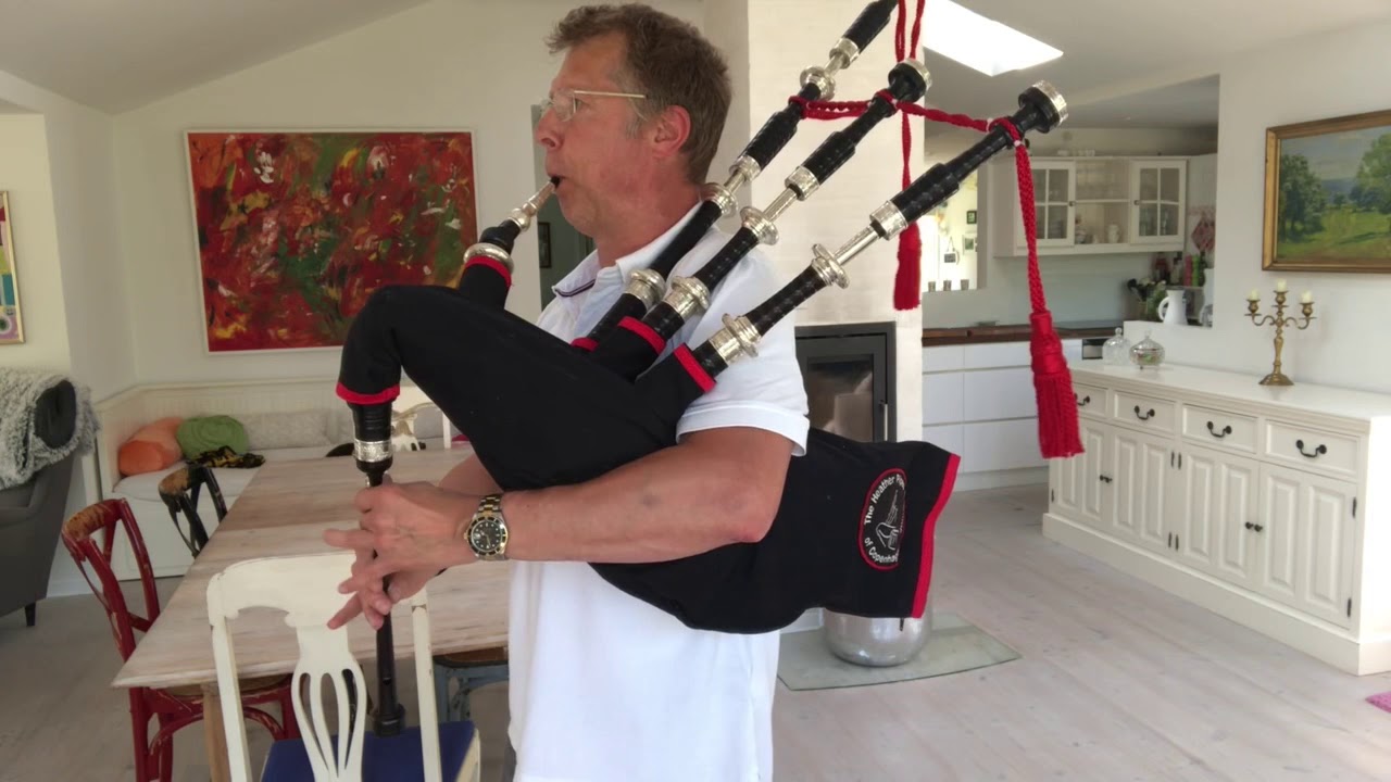 Pipe Major Donald MacLean of Lewis. Duncan MacRae bagpipes SL10