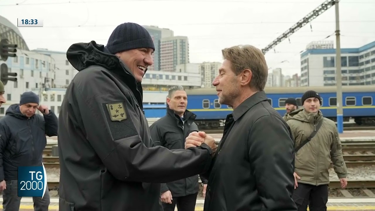 Ucraina, nuovo attacco russo. Esplosioni a Kiev durante visita Crosetto e Starmer