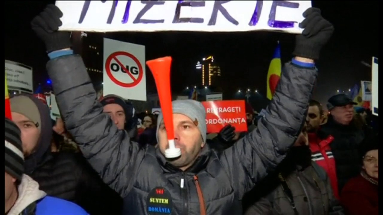 BBC WORLD NEWS - Protests continue following resignation of Romania's Justice Minister
