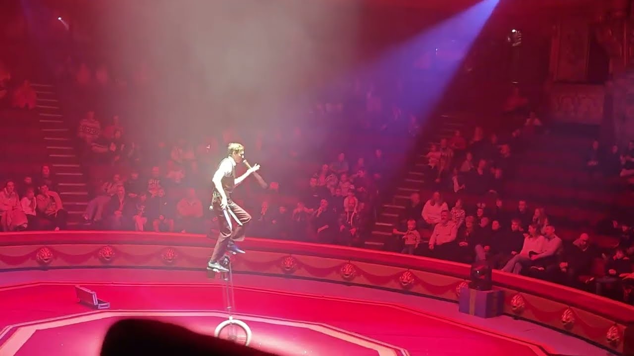 2025_12_23 Blackpool High Jinx 4 knifes unicycle