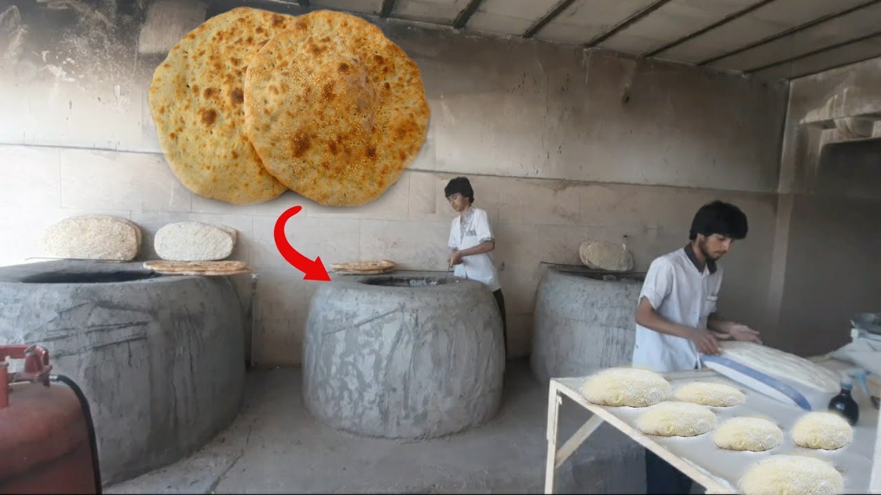 Cooking Iranian tafton bread| Cooking traditional Iranian bread in a clay oven| Bakery| Baking bread