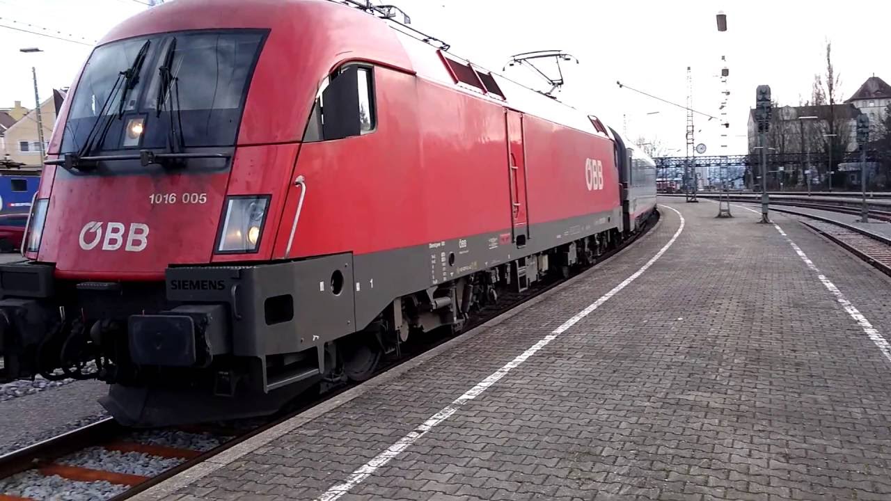 Abfahrt IC 119 in Lindau Hbf (am 11. Februar 2016)