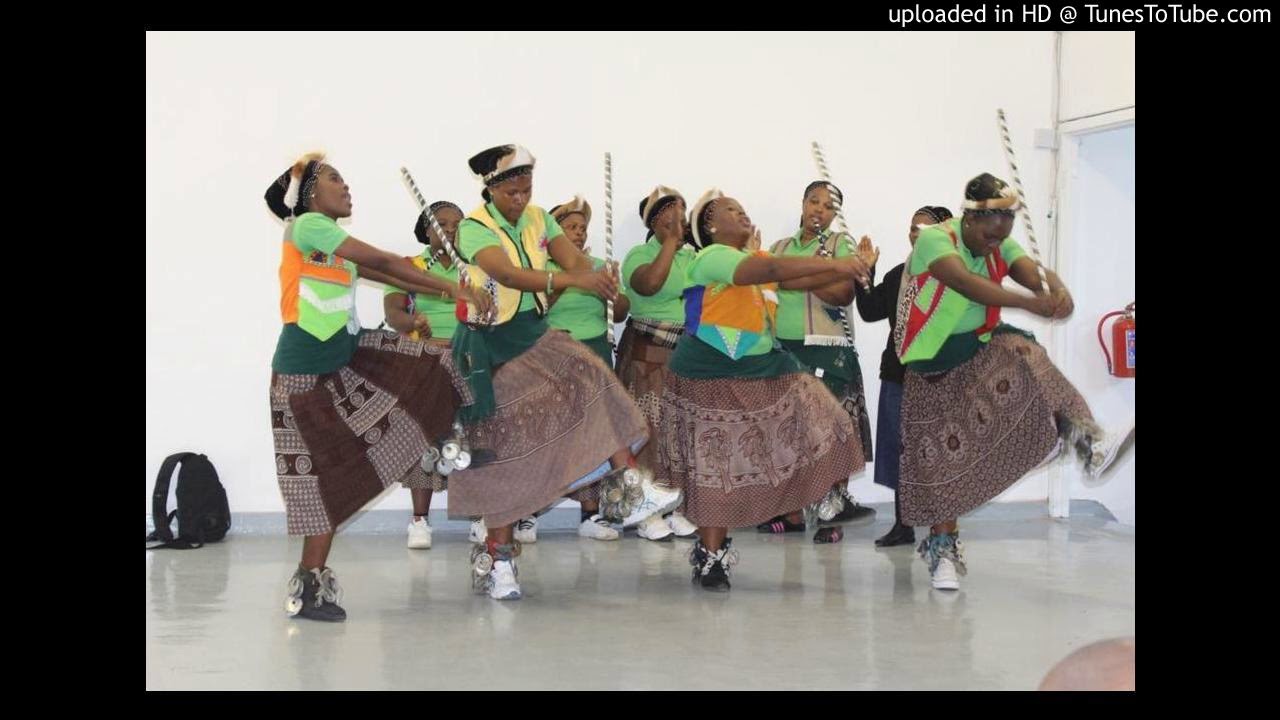Makhalenkonxeni (baby choir) -  Tata akasebenzi