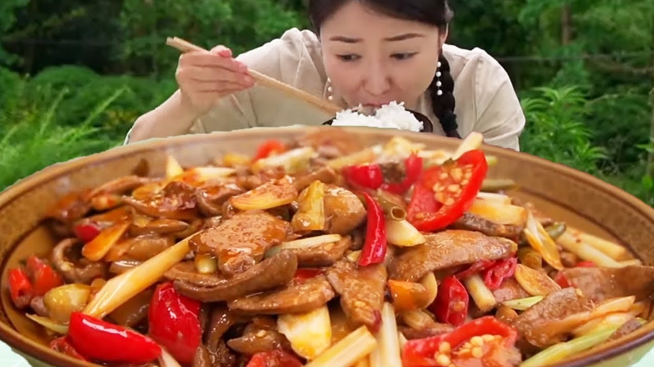 小雨做了酸辣豬肝，酸爽可口，一口氣吃了3碗米飯，看餓了【市民朱小雨】