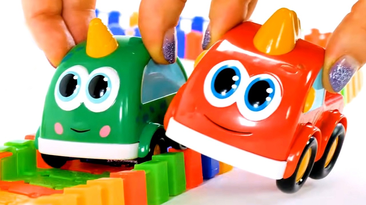 МОКАС 🚗 Играй с машинками! – Мокас гонки – Сборник – Песенки для малышей про машинки