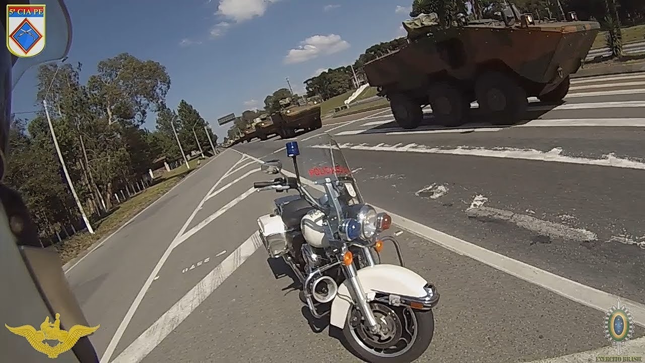 COMBOIO DE BLINDADOS DO EXÉRCITO BRASILEIRO