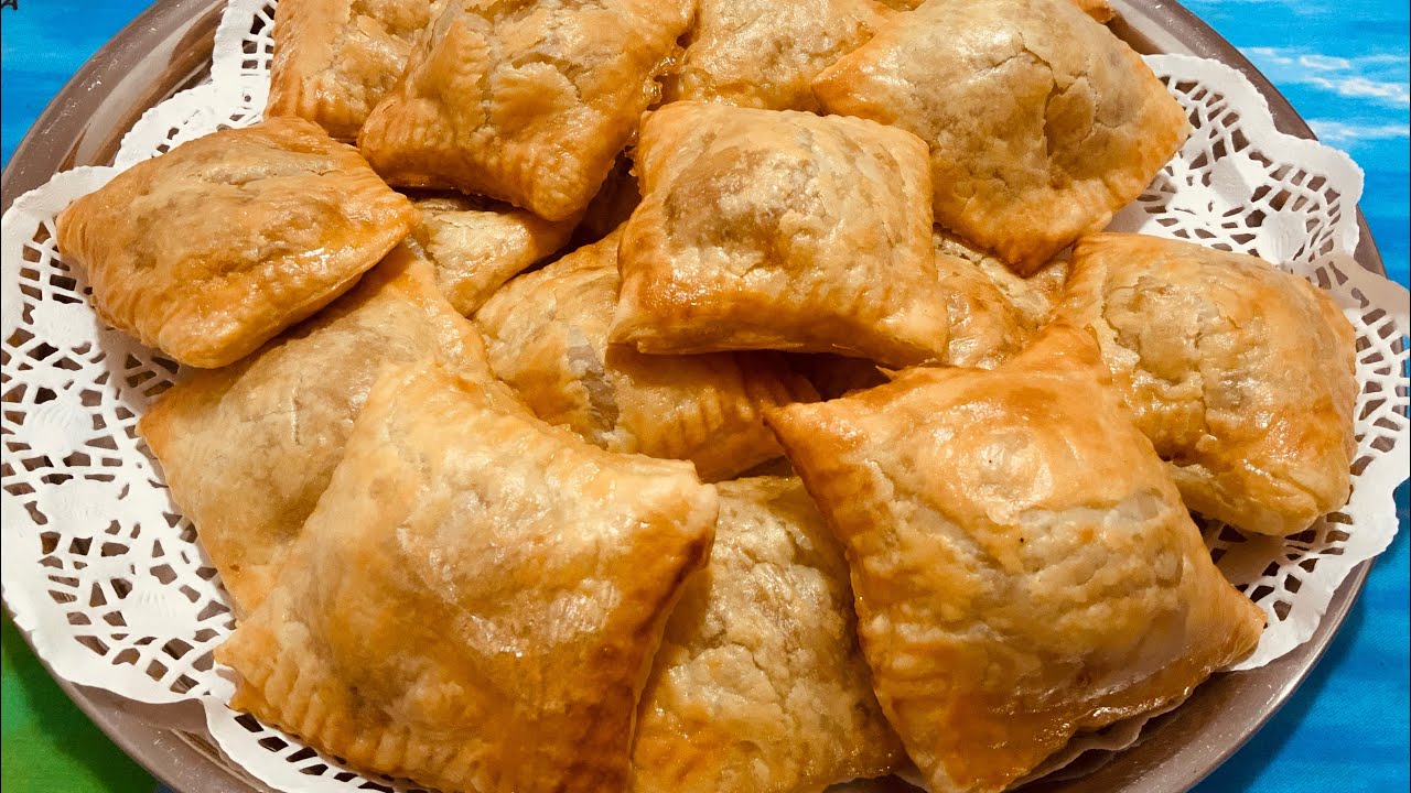 Almofadas de Massa Folhada com Bacalhau ..Puff Pastry with Cod