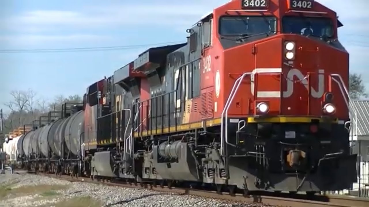 CN A419 passes through Garyville, LA