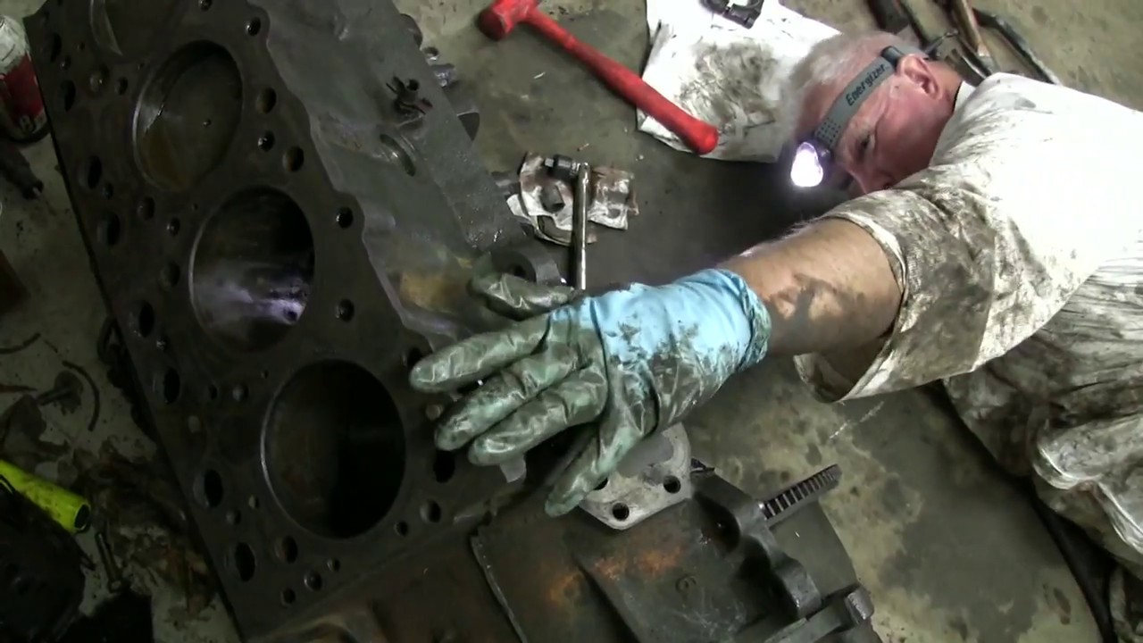 Tena's 52 Olds: Part 5 or How To Tear Down A Locked Engine!