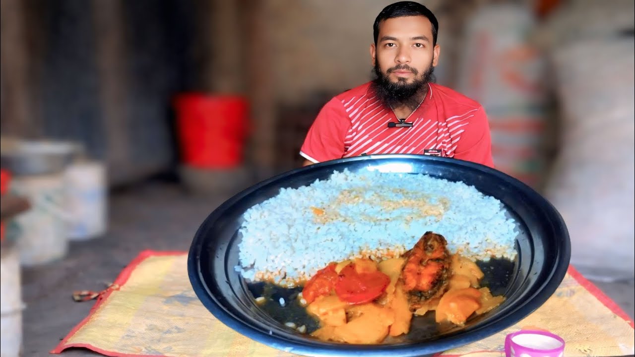 ASMR Eating Lunch 🍚🐟 || Fish Curry & Rice – Pure Happiness on a Plate || Eat Mood 