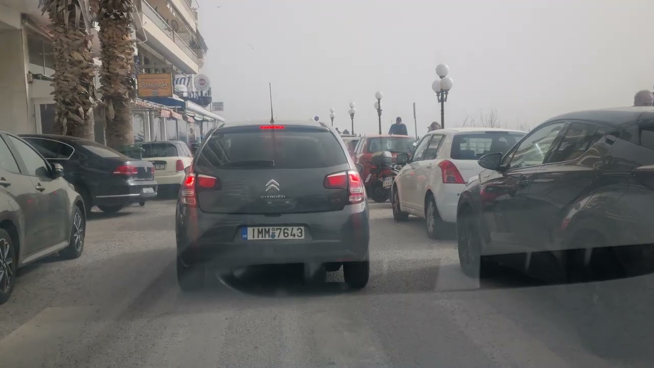 Στα βράχια της Πειραϊκής