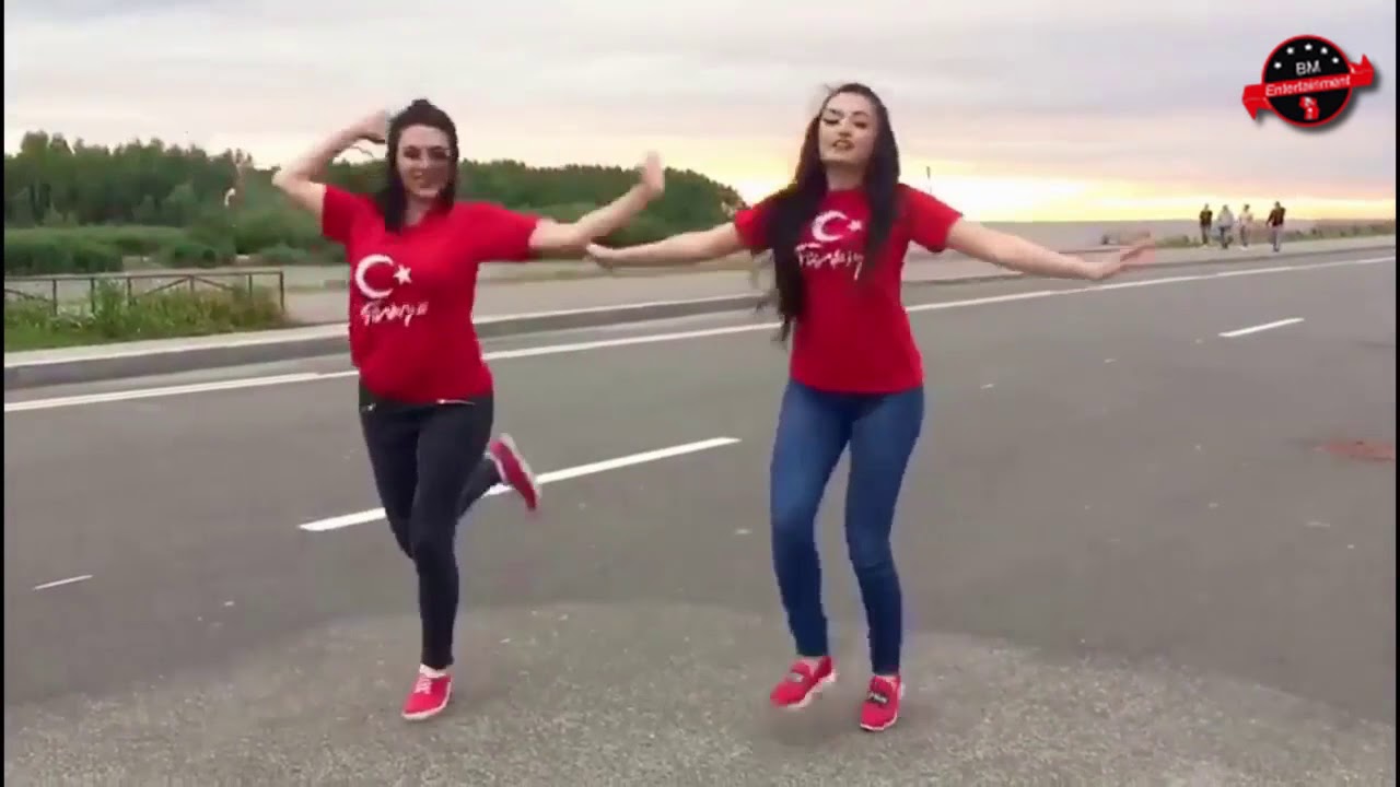 turkish girls dance on pashto song - beautiful - robotic dance