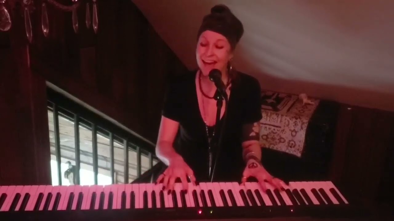 I Believe in Miracles / You Sexy Thing (Hot Chocolate) cover by Lex Von Hertz