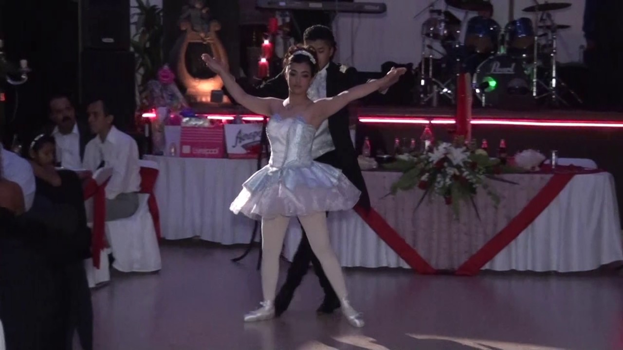ALANNA MIS XV AÑOS ENTRADA BALLET