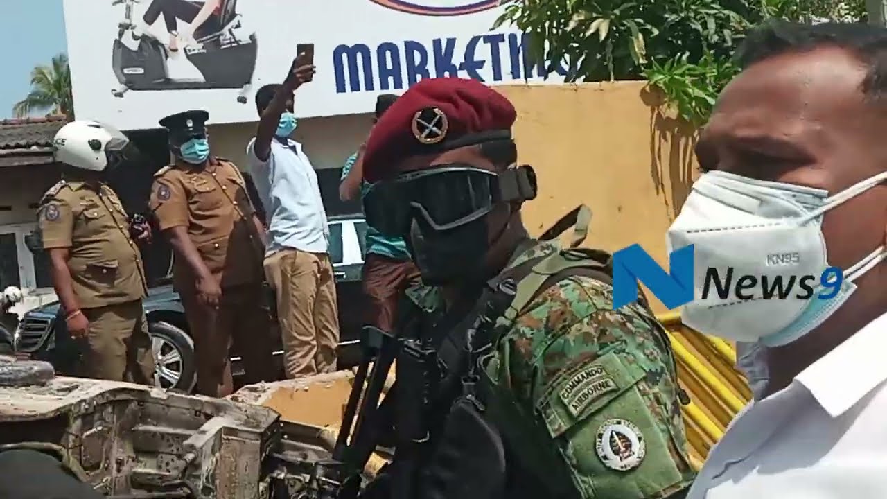 Prime Minister Mahinda Rajapaksa visits the Presidential Palace in Mirihana