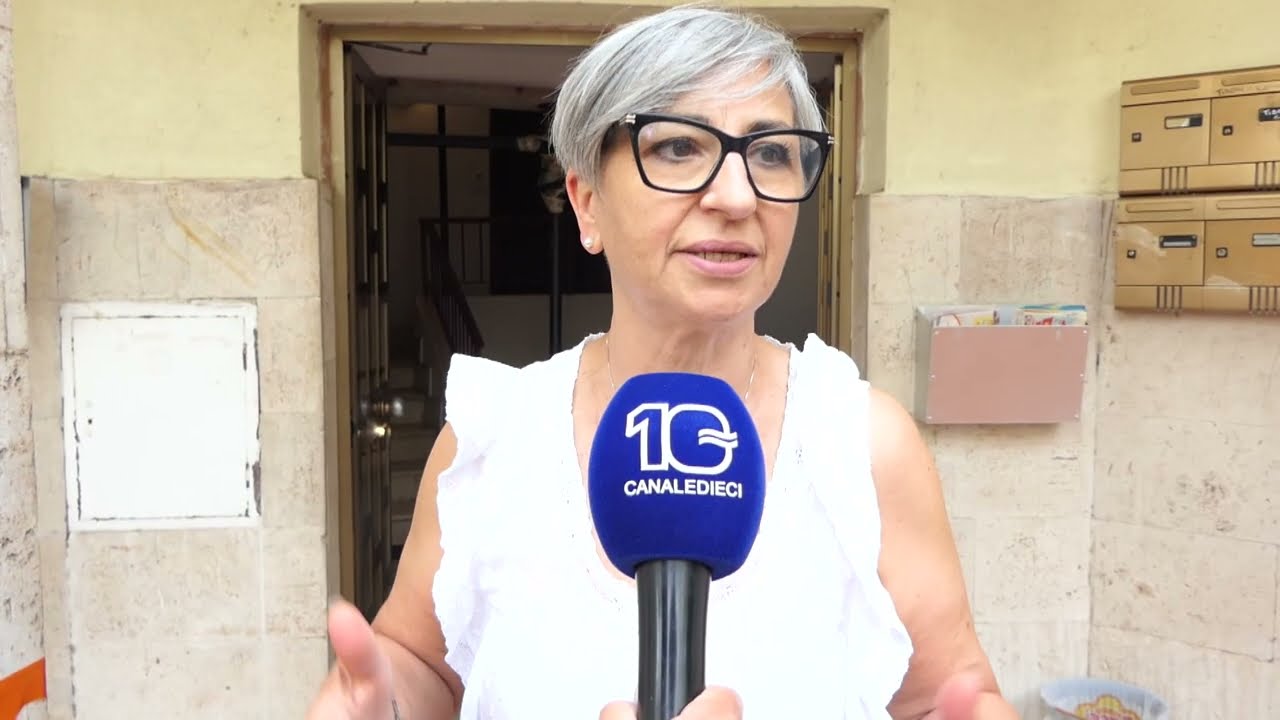 Acilia, abitanti puntellati dentro casa: le proteste e la richiesta di chiarezza sul futuro